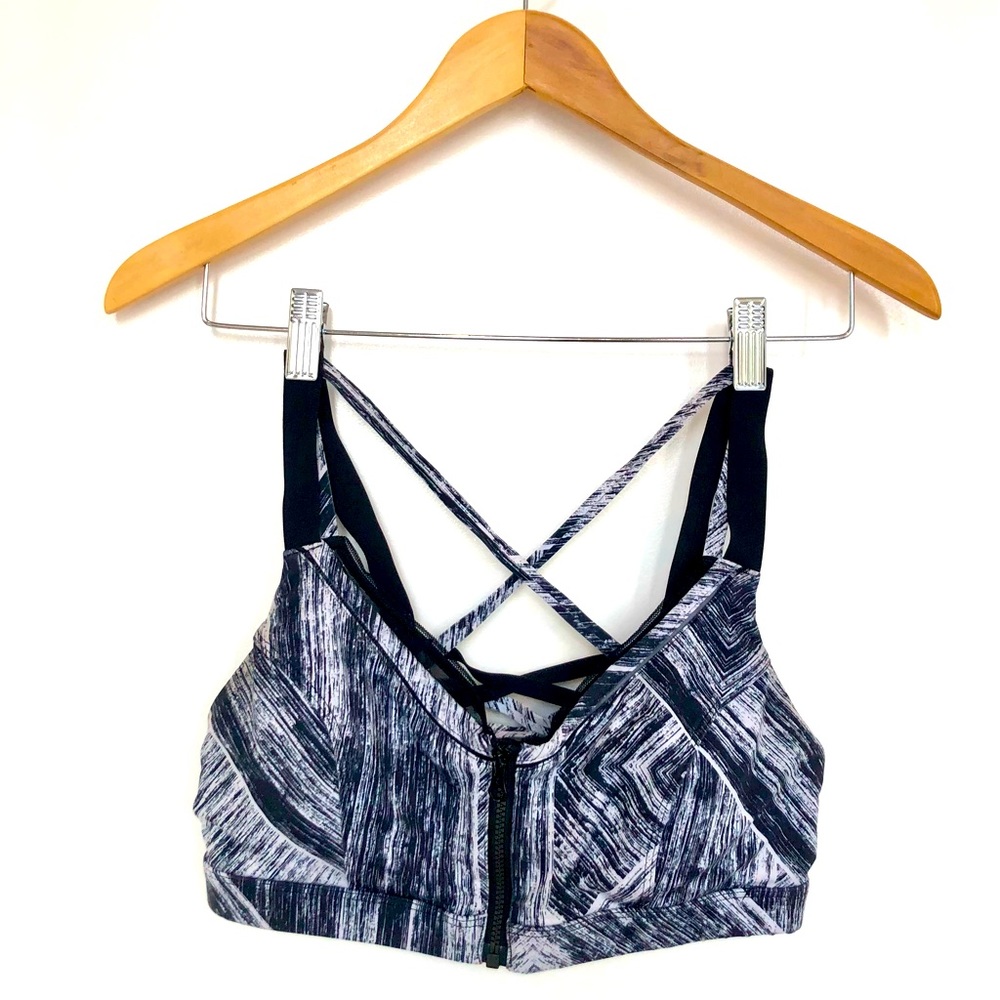 Lululemon Zip Front Sports Bra in Black & White